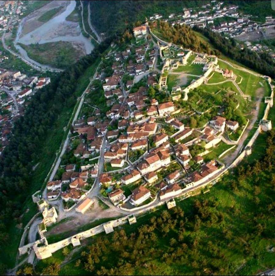 Guest House Toli Inside Berat Castle Exterior foto