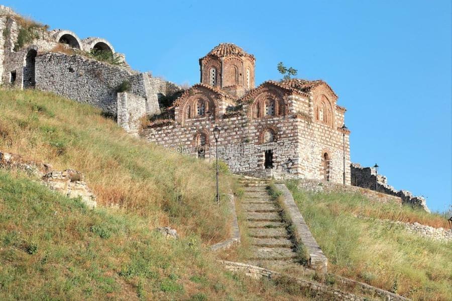 Guest House Toli Inside Berat Castle Exterior foto